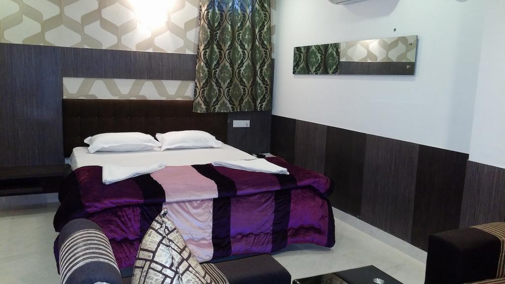 Capital Suites Bangalore Bagian luar foto