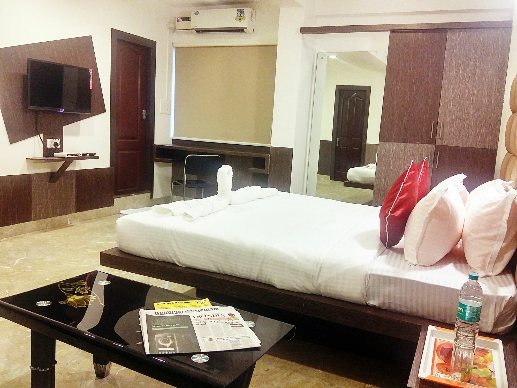 Capital Suites Bangalore Bagian luar foto