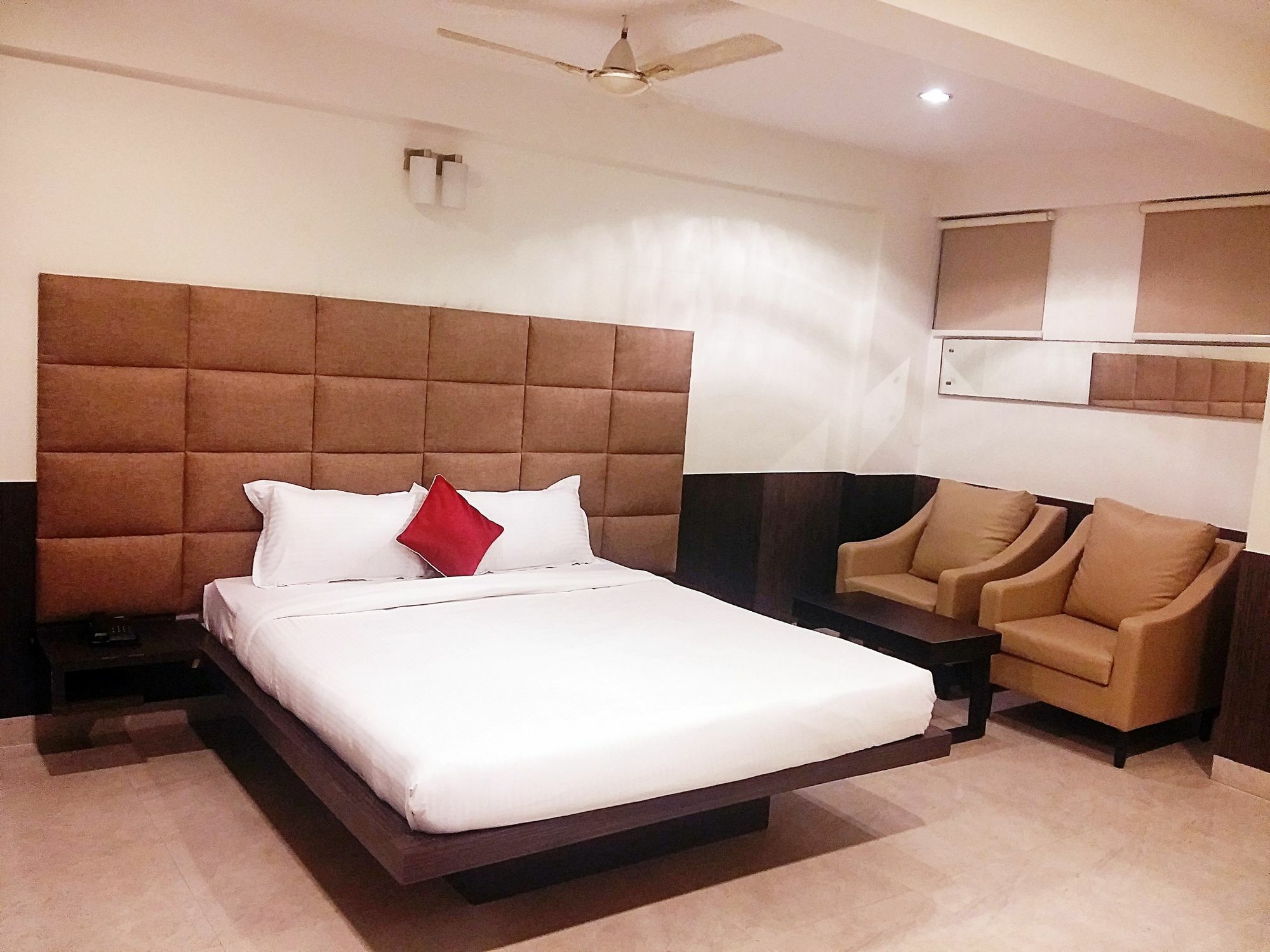 Capital Residency Hotel Bangalore Bagian luar foto