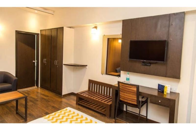 Capital Suites Bangalore Bagian luar foto